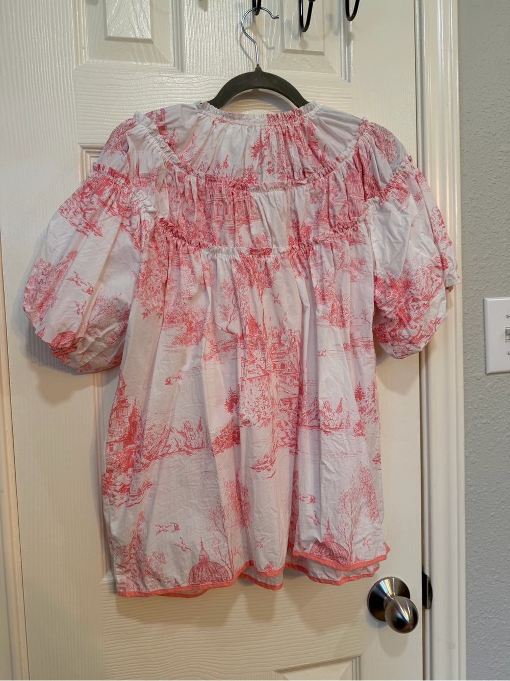 Umgee White Blouse with Coral Toile Print and Puff Sleeves - Picture 4 of 4